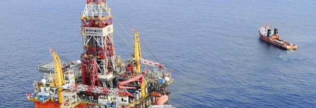 Photo by http://www.dailytelegraph.com.au/news/nsw/china-and-vietnam-relations-sink-over-oil-rig-in-south-china-sea/story-fni0cx12-1226920022499