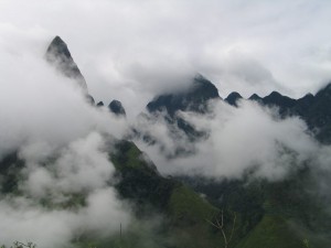 Image by http://vietnam-discovery.org/en/news/Vietnam-Discovery/Making-our-way-up-Mount-Fansipan-98/